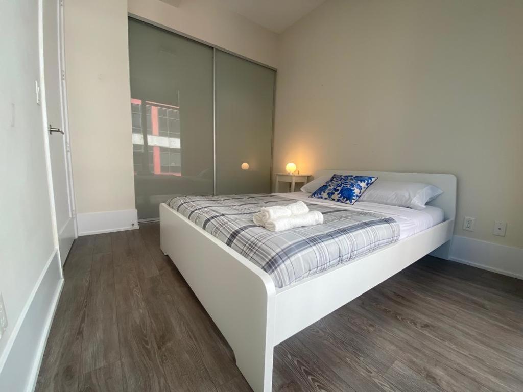Grand View 2Br/2Ba Condos Cn Tower,Union,Tiff/Mtcc Toronto Luaran gambar