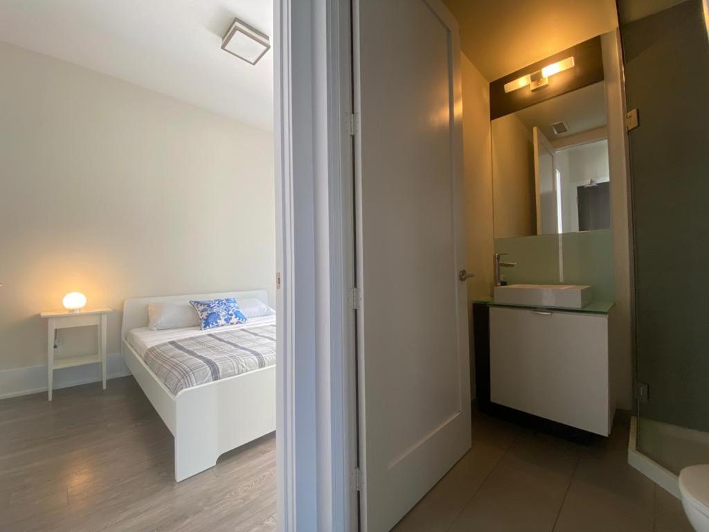 Grand View 2Br/2Ba Condos Cn Tower,Union,Tiff/Mtcc Toronto Luaran gambar